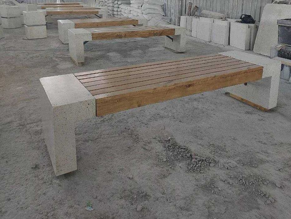 Декоративные садовые скамейки и урны