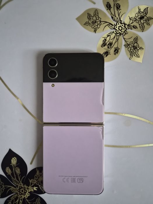 Samsung galaxy z flip 4