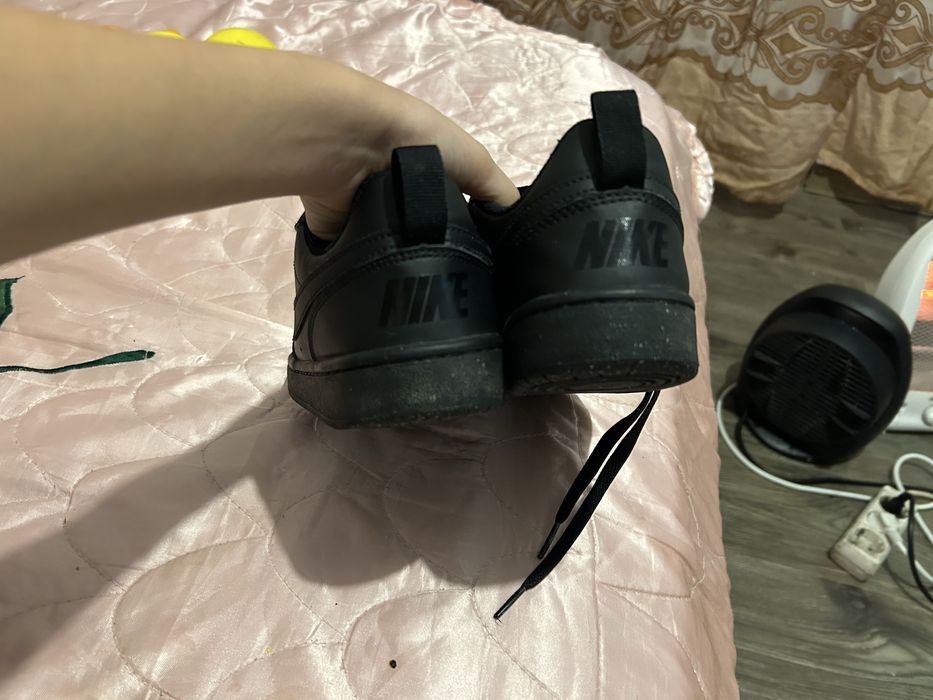 Vand Nike Teniși Court Borough Low Recraft negri marime 37
