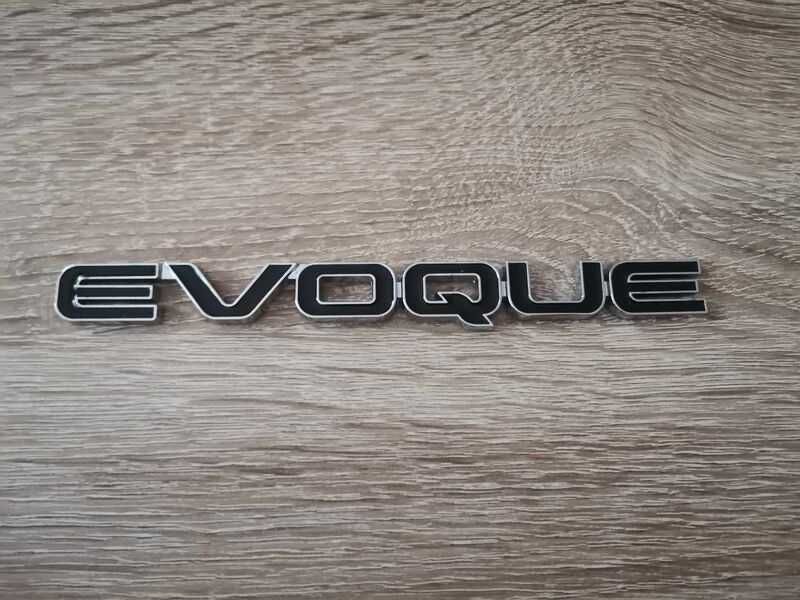 Range Rover Evoque черна емблема