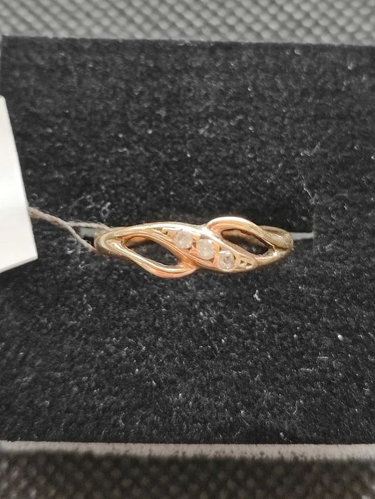 Златен дамски пръстен 1.94гр-14к