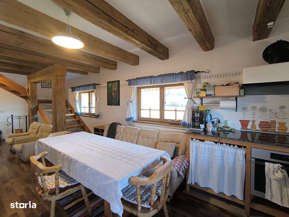 Casa rustica, exclusivista, 5 camere, 170 mp utili, 550 mp teren, Sali