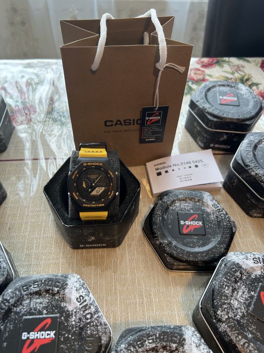 Ceas Casio G-Shock GA-B2100K-9A galben si negru