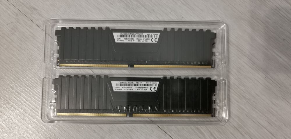 RAM памет DDR4 Corsair Vengeance 2x4GB 3733 MHz 17-19-19-39 latency
