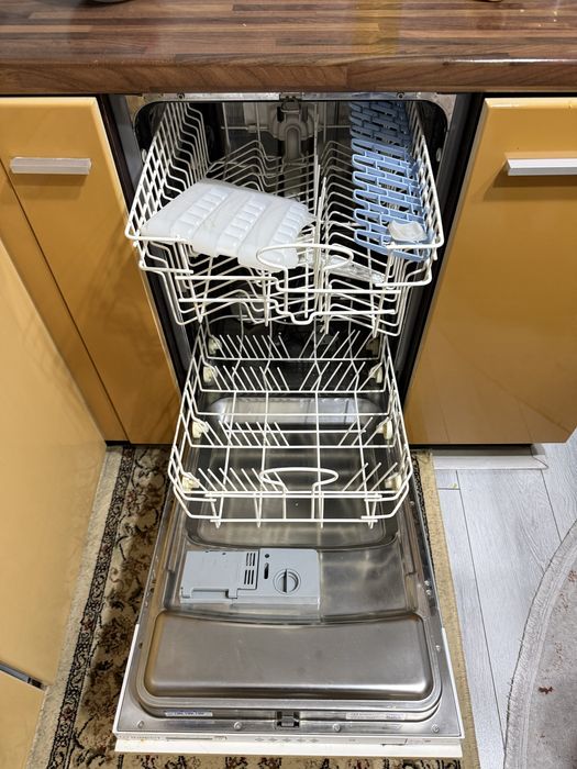 Посудомоечная машина INDESIT