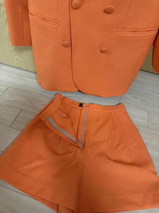 Продам костюм с шортами