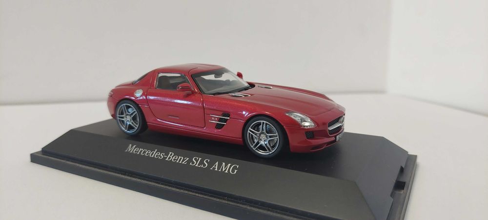 Machete auto BMW si Mercedes