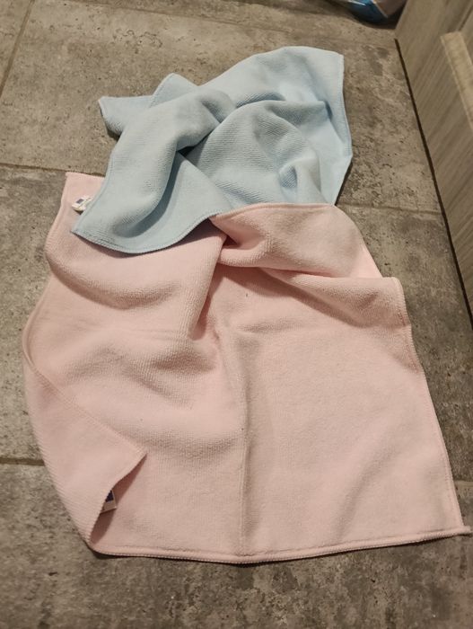 Lavete din Microfibră 40 x 40. La 4 lei bucata.