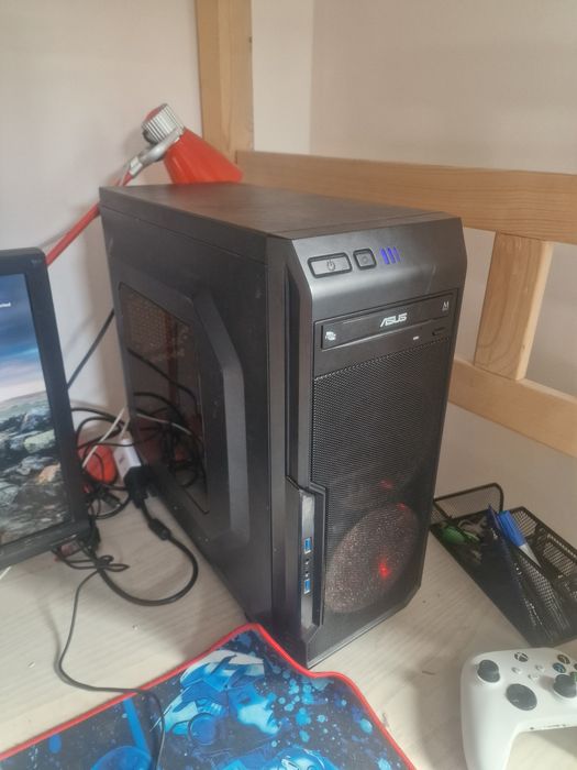 Calculator perfect funcțional, cu Windows 11 instalat