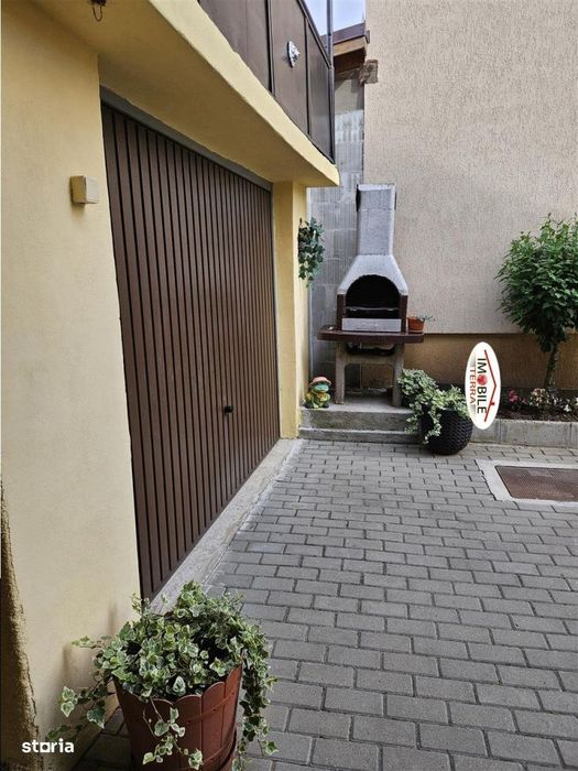 Casa spatioasa cu 2 apartamente zona Lupeni - Sibiu