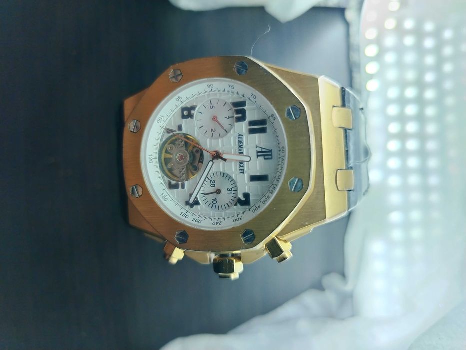 Продавам Часовник Audemars piguet