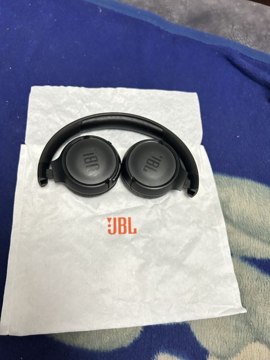 Продам наушники JBL520bt