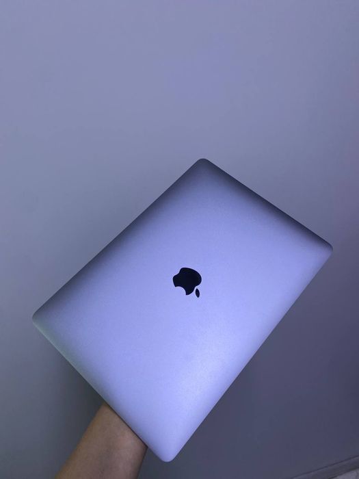 MacBook Pro 13” (M2, 2022)