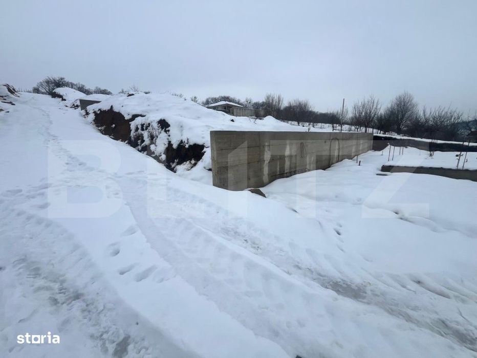 Teren intravilan, 5 ari cu fundatie, proiect casa, zona strada Ghinzii