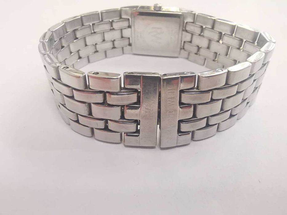 Продавам дамски часовник Raymond Weil