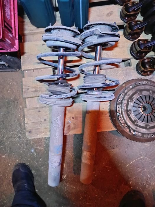 Предни амортисьори за бмв е39