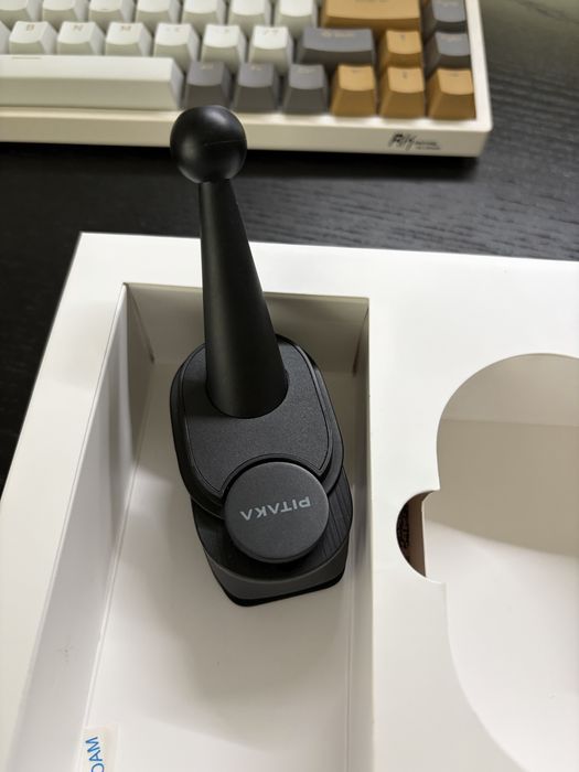 Prindere suport telefon pentru Tesla