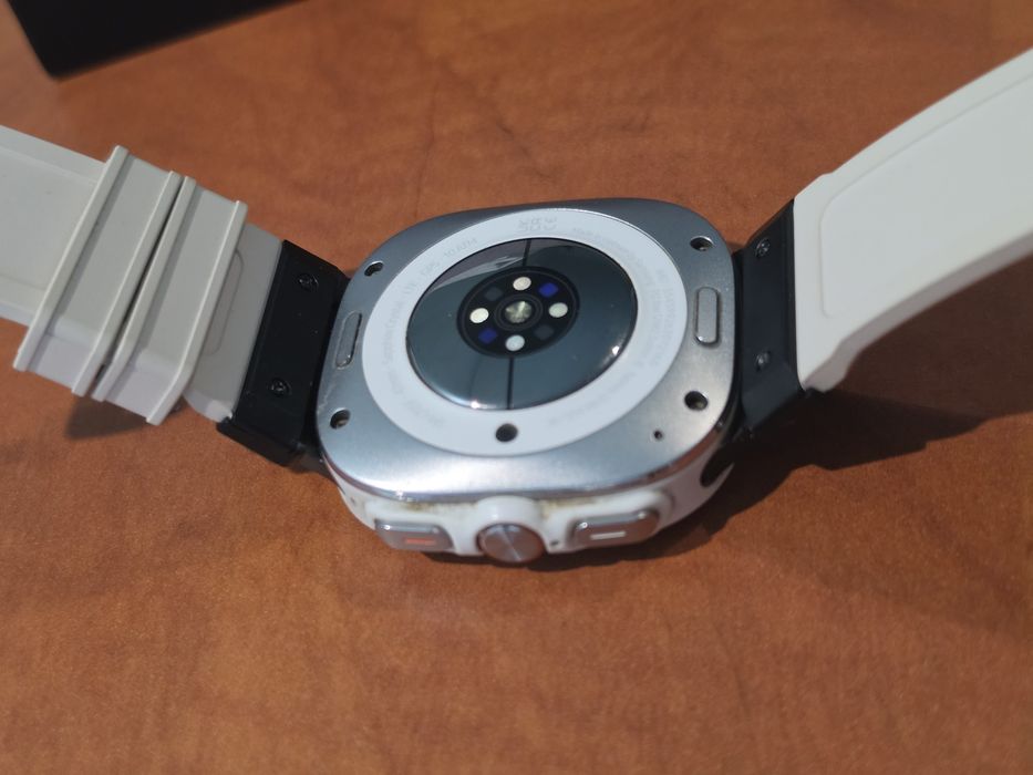 Samsung Galaxy Watch Ultra 2024 LTE Titanium White - Отлично
