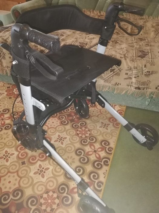 Продам ходунки новые