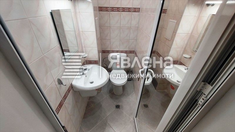 Просторен магазин с отлично местоположение