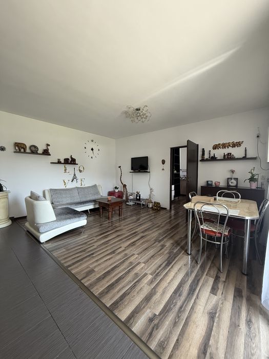 Vand apartament 2 camere etaj1 Cetatii& Eroilor