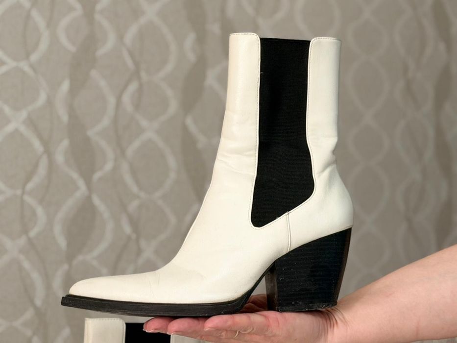 Продам сапожки женские