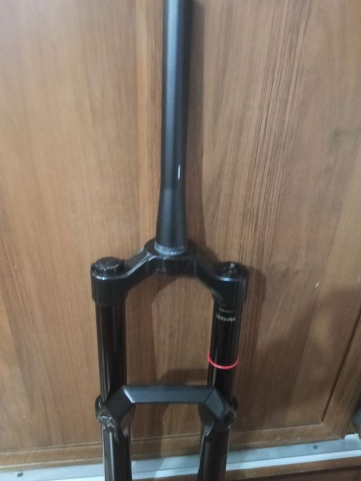 Продам новую воздушную вилку Rock SHOX ZEB