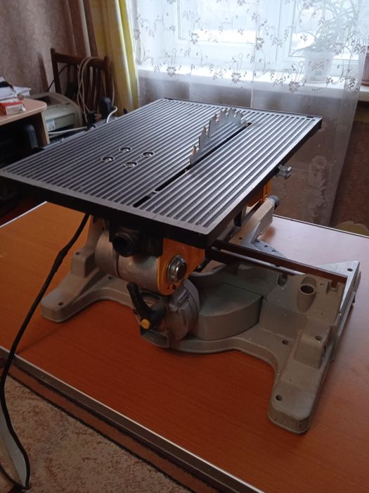 Пила универсальная DeWalt