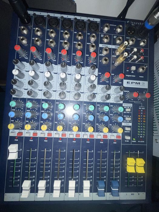 Soundcraft mixer Epm 6