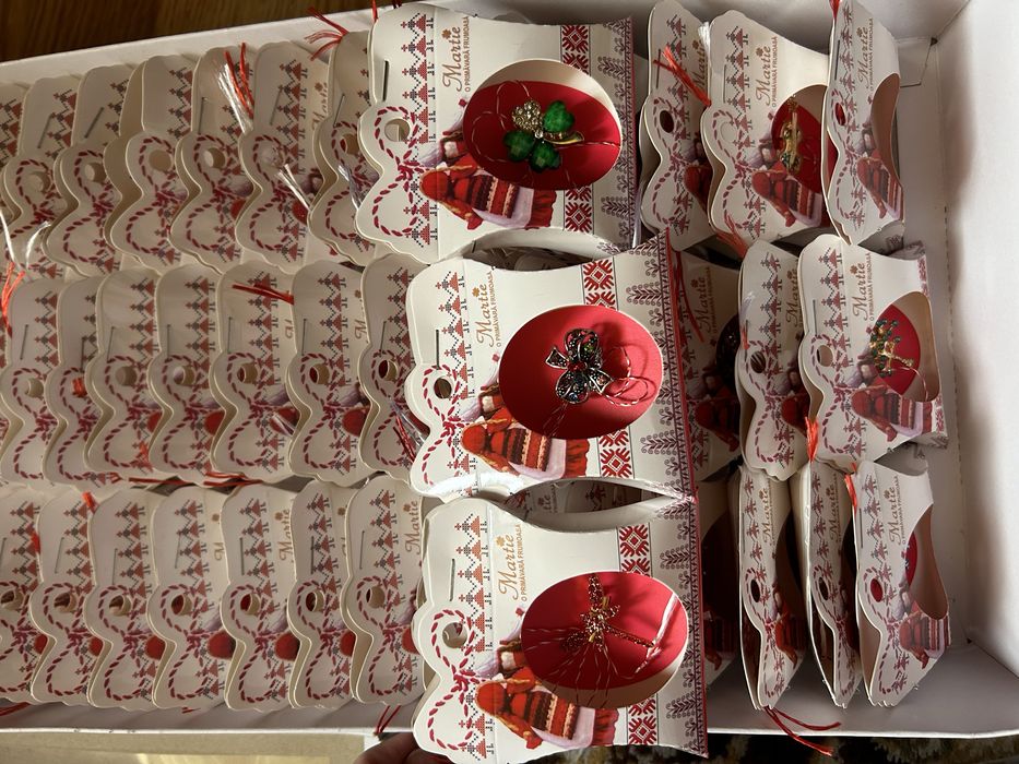 Martisoare tip brose si din trandafiri de sapun 8 martie