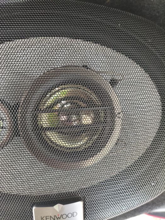 Продам колонки Кенвуд оригинал, брал за 85 долларов