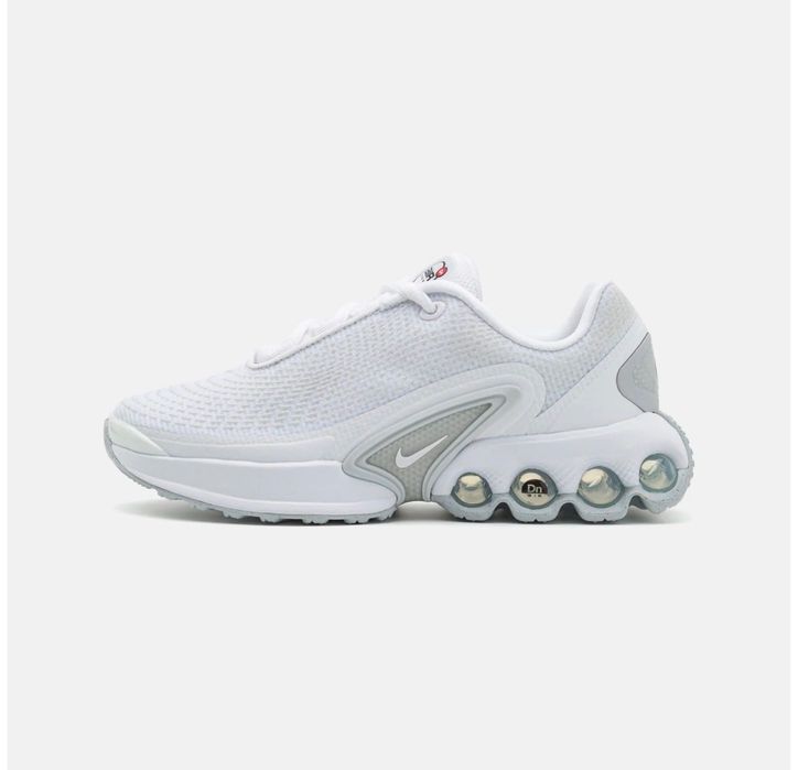 Дамски снейкъри Nike Air Max DN