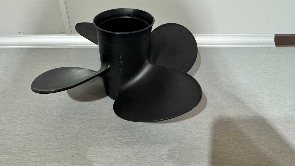 Пропелер SOLAS YC4x11.8x9 RB