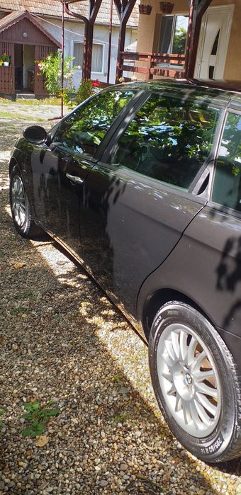 Vând Alfa Romeo 156