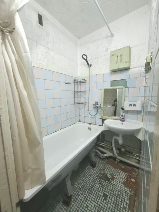 3 ком Строитель 64 м²