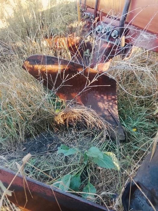 Продам плуг 8-корпусный полунавесной под К-701.