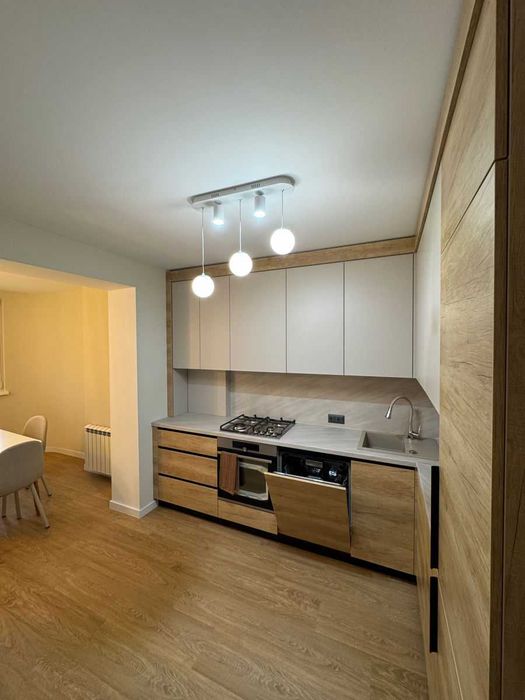 Дава се под наем Двустаен апартамент в София, Център - 59 кв.м за 425 € - Снимка #3