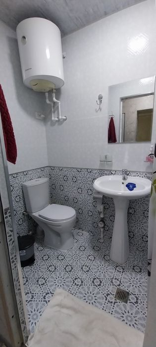 Суточная  квартира на протиив площадью Регистана