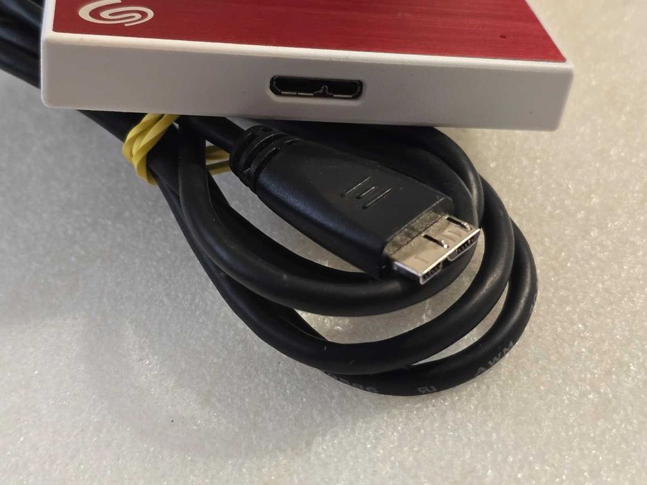 Hard Disk extern SEAGATE 2TB, USB 3.0, metalic 2.5", rosu -teste reale