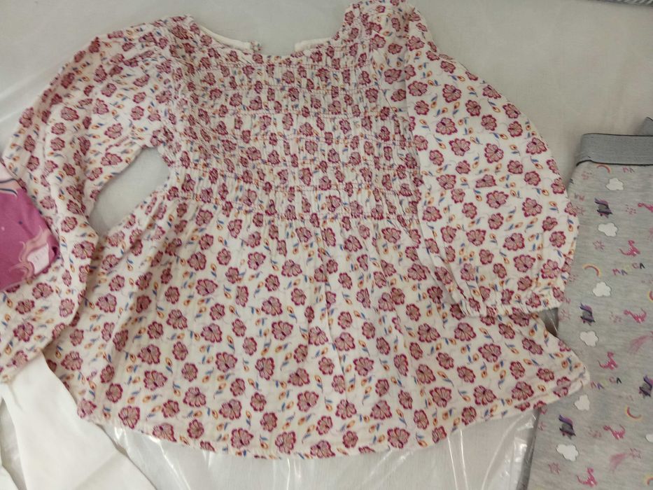 5 комплекта момиче 5-6  г.- 20 лв.