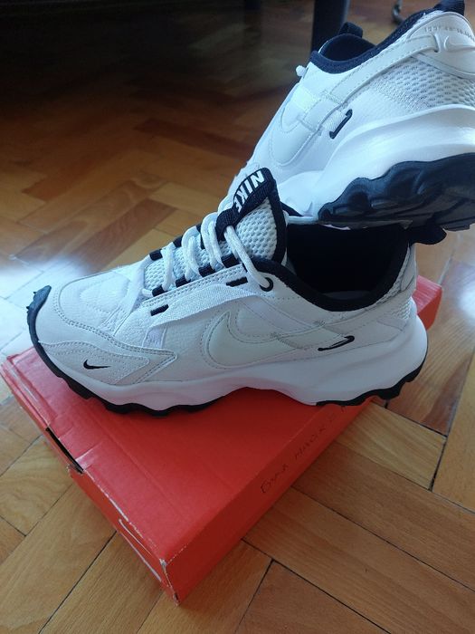 Дамски маратонки Nike