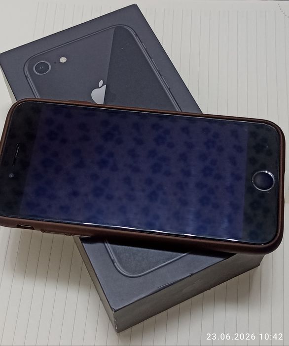 iPhone 8, 64gb, с корбкой.