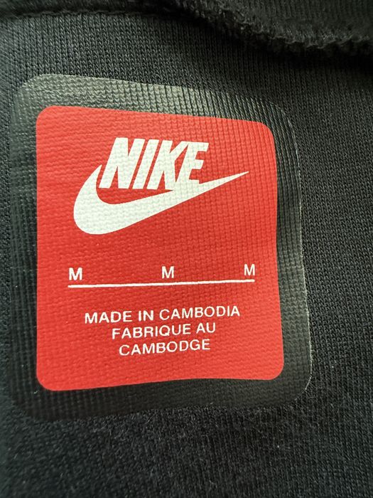 Pantaloni Nike tech NOI
