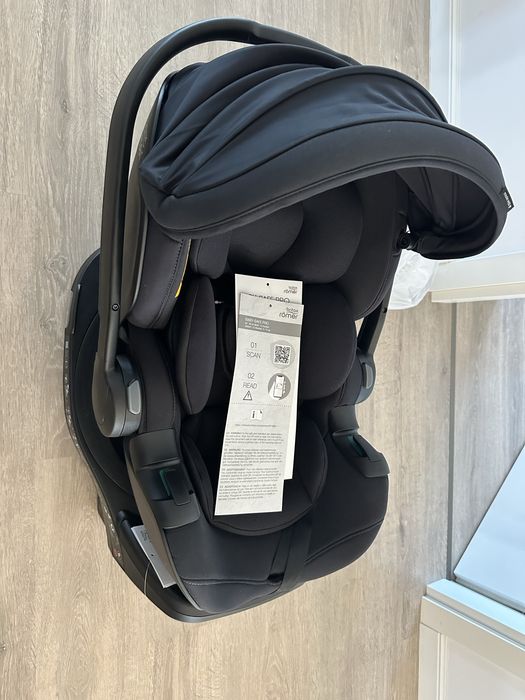 Nou Scoica + baza isofix Britax Romer, reclinabil, 0-15 luni, 40–85 cm