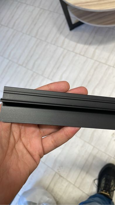 Теневой и парящий плинтус астана