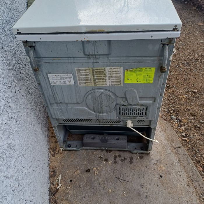 Продам газ плиту бош