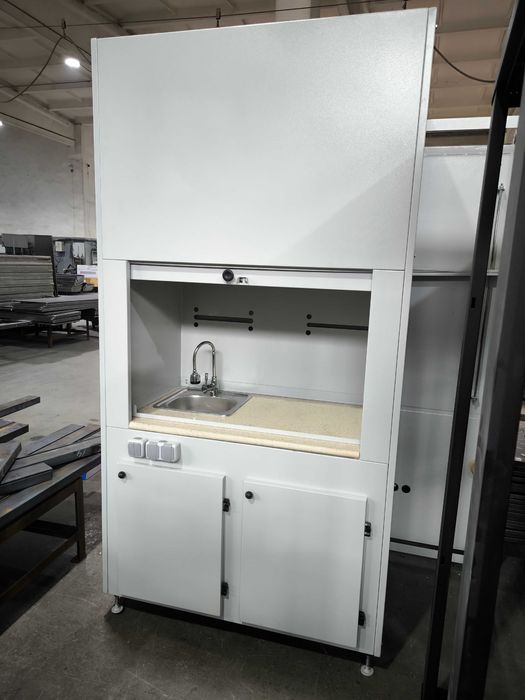 Шкаф металлический с вытяжным устройством лабораторный новые в наличии