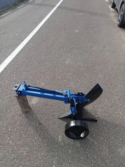 Plug reglabil pentru motocultor