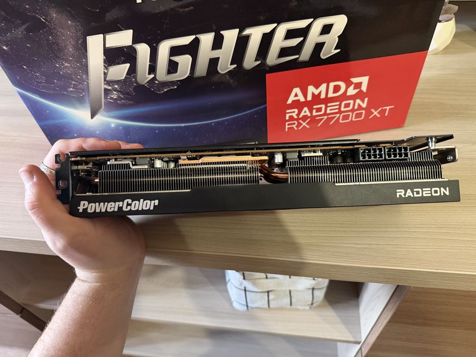 Видеокарта Rx 7700xt