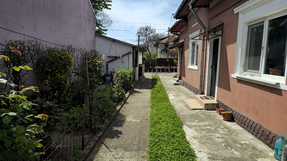 Casă primitoare cu 4 camere și 2 băi în Târgoviște – Renovată, izolata,cu posibilitatea de extindere a constructiei,teren 400 mp, zonă foarte liniștit